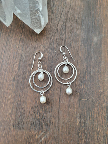 Double Circle Pearl Earrings