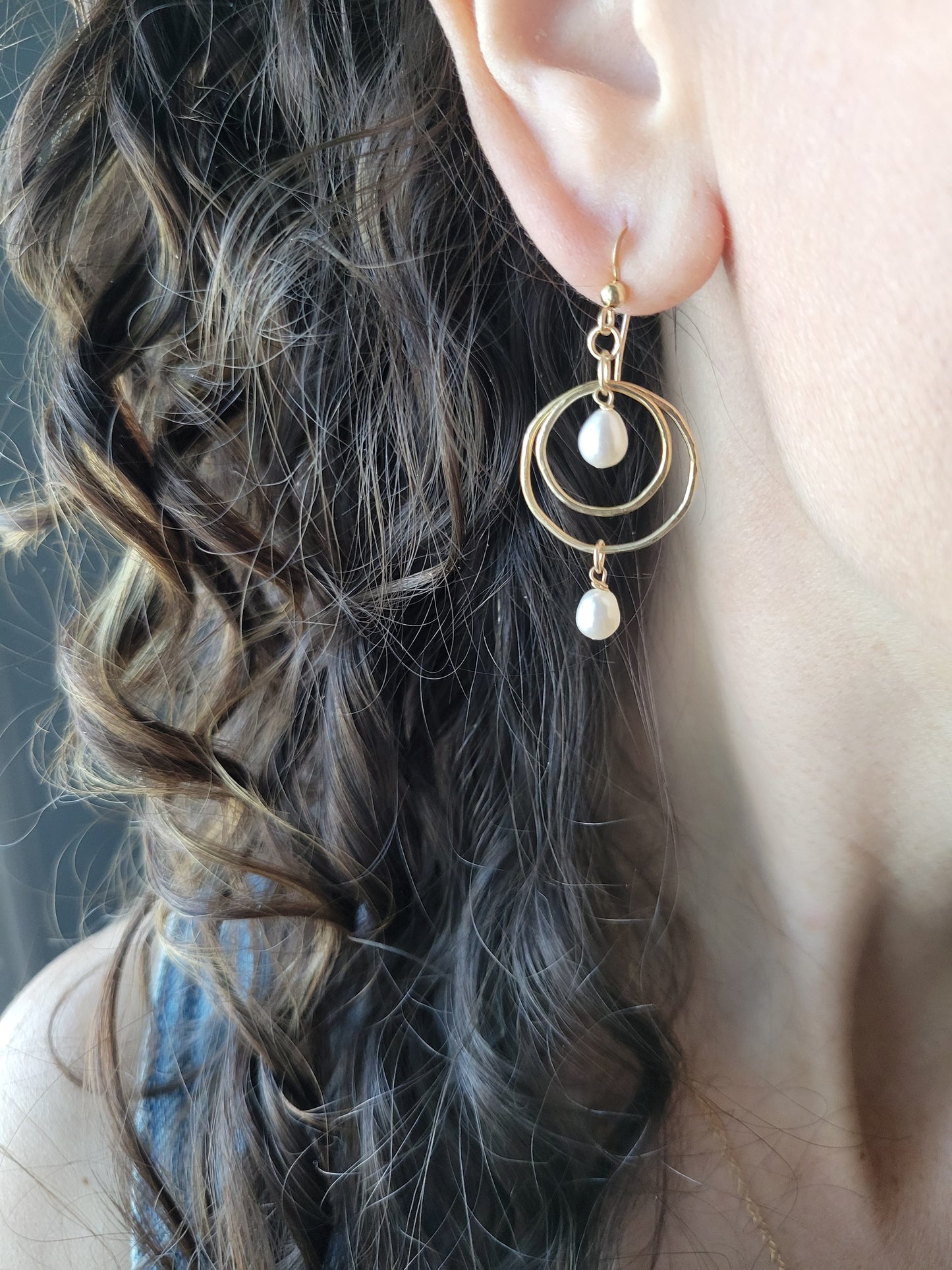 Double Circle Pearl Earrings